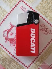 Accendino Ducati Corse ricaricabile.