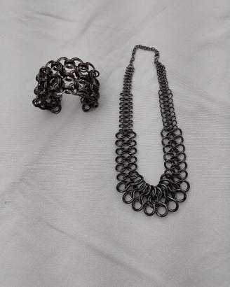 Collana e bracciale in metallo 