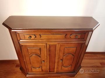 armadietto in legno 