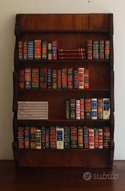 Libreria piccola con 58 libri