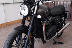 Triumph street twin 900 pari al nuovo
