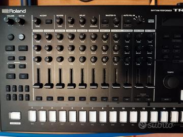 Roland tr8s 
