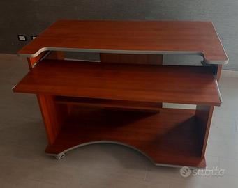 scrivania - porta pc