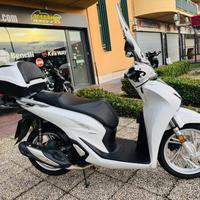HONDA SH 150 TUTTO INCLUSO ANCHE PASSAGGIO!