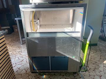 Macchina del ghiaccio