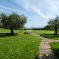 VILLA A SCHIERA A SOIANO DEL LAGO