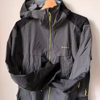 Quechua Guscio Trekking MH900 antipioggia e vento