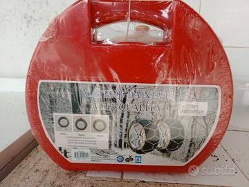 Catene da neve ancora imballate