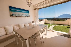 VILLA A SCHIERA A LOIRI PORTO SAN PAOLO