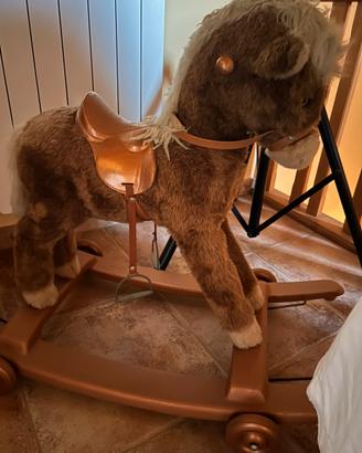 Cavalluccio a dondolo