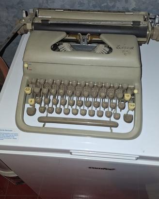 Macchina da scrivere everest completa