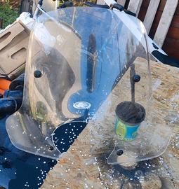 parabrezza Beverly 500 completo di attacchi