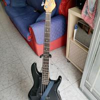 Basso elettrico Samick