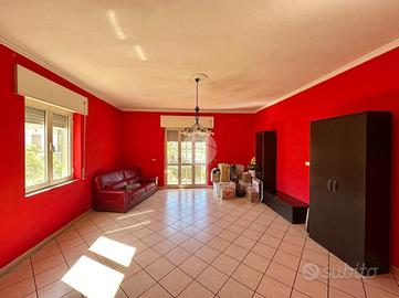 4 LOCALI A SANT'ANTONIO ABATE