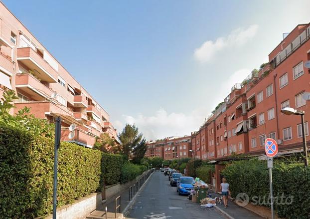 Laurentino bilocale con balcone