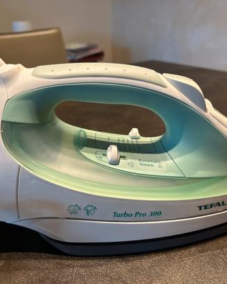 Ferro da stiro a vapore Tefal Turbo Pro 300
