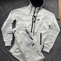 Completo nike bianco