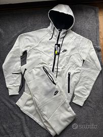Completo nike bianco