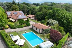 Villa di 612 m² con più di 5 locali e box auto dop
