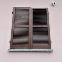 Persiane da esterno a cardine in legno