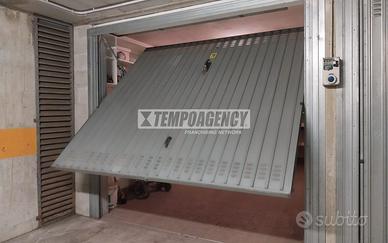 BOX SINGOLO 15Mq IN STABILE ODINATO