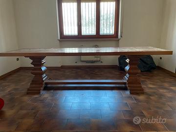 Tavolo in noce massello