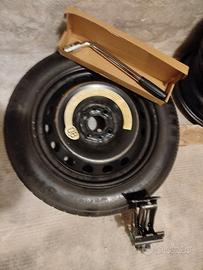 Ruotino FIAT 15", cric e chiave svitadadi.