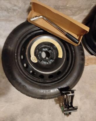 Ruotino FIAT 15", cric e chiave svitadadi.