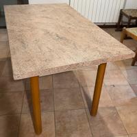 Tavolo con 2 sedie + 2 sgabelli in legno