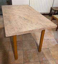 Tavolo con 2 sedie + 2 sgabelli in legno