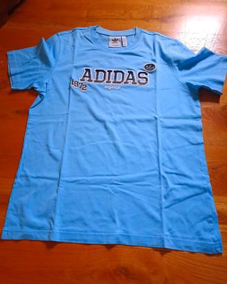 T-shirt azzurra Adidas