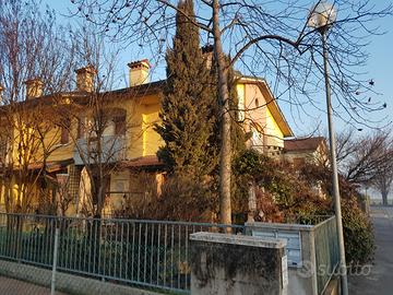 Camere arredate in villetta