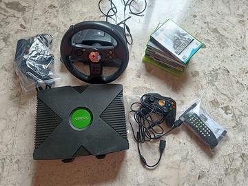 Prima Xbox con giochi e accessori