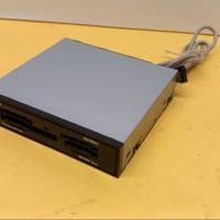 Frontalino da 3,5" con card reader, per memorie