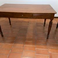 Tavolo in legno
