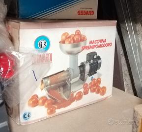 macchina spremipomodoro 