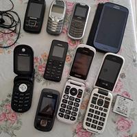 Telefoni cellulari con caricabatterie 