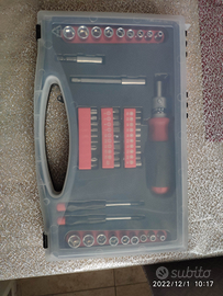 Cacciavite manuale con punte