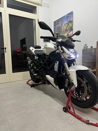 Ducati Streetfighter 1098 155cv