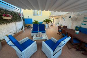 Villa con Giardino