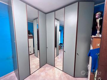 ARMADIO ANGOLARE  CON SPECCHI IN LEGNO - 7 ANTE