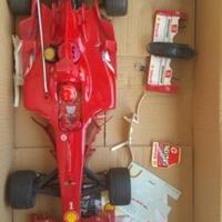 Modellino ferrari F2004 con vespa