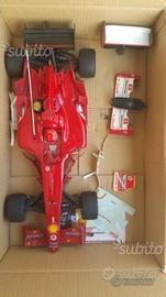 Modellino ferrari F2004 con vespa