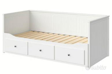 Divano letto ikea,  bianco. Usato ma come nuovo