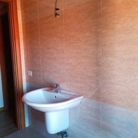 Coppia Lavabi a muro COMPLETI di rubinetteria