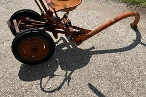 Carrello sterzante per motocoltivatore