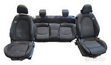 Interni Alfa Romeo MiTo tessuto nero