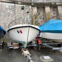 Gozzo in vetroresina a motore, celle ligure (sv)