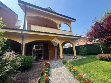 VILLA SINGOLA A SAN MAURIZIO CANAVESE