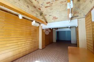 NEGOZIO A GIULIANOVA